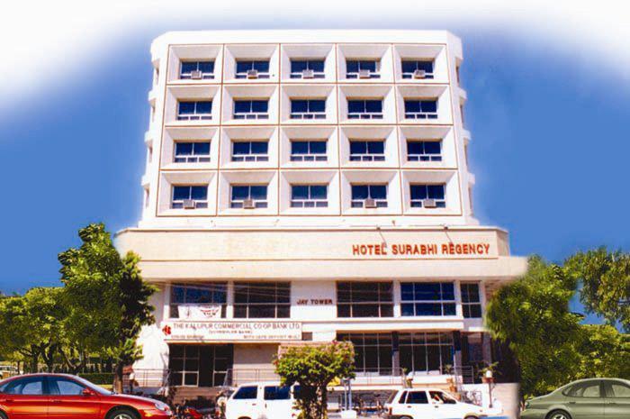 Hotel Surabhi Regency Ānand Extérieur photo