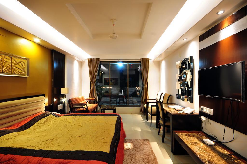 Hotel Surabhi Regency Ānand Chambre photo