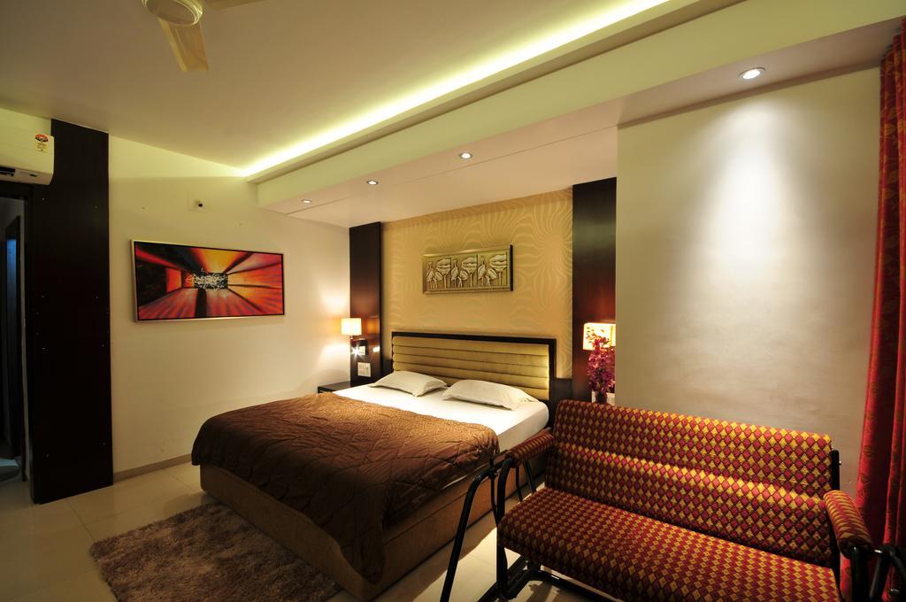 Hotel Surabhi Regency Ānand Chambre photo
